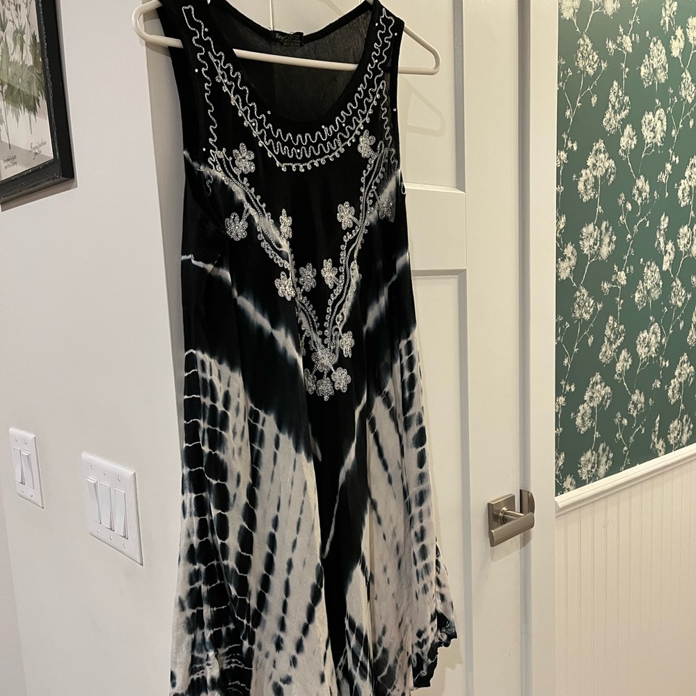 Black and White Embellished Tie-Dye Sleeveless Dress - Picture 1 of 5